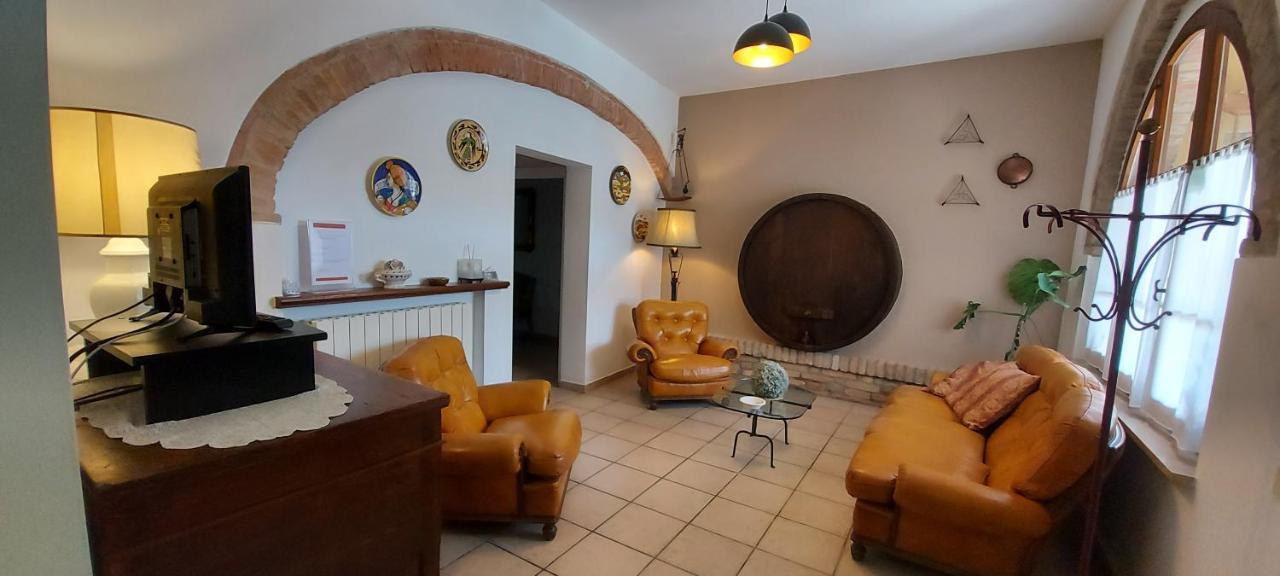 Agriturismo Il Colle Siena Luaran gambar